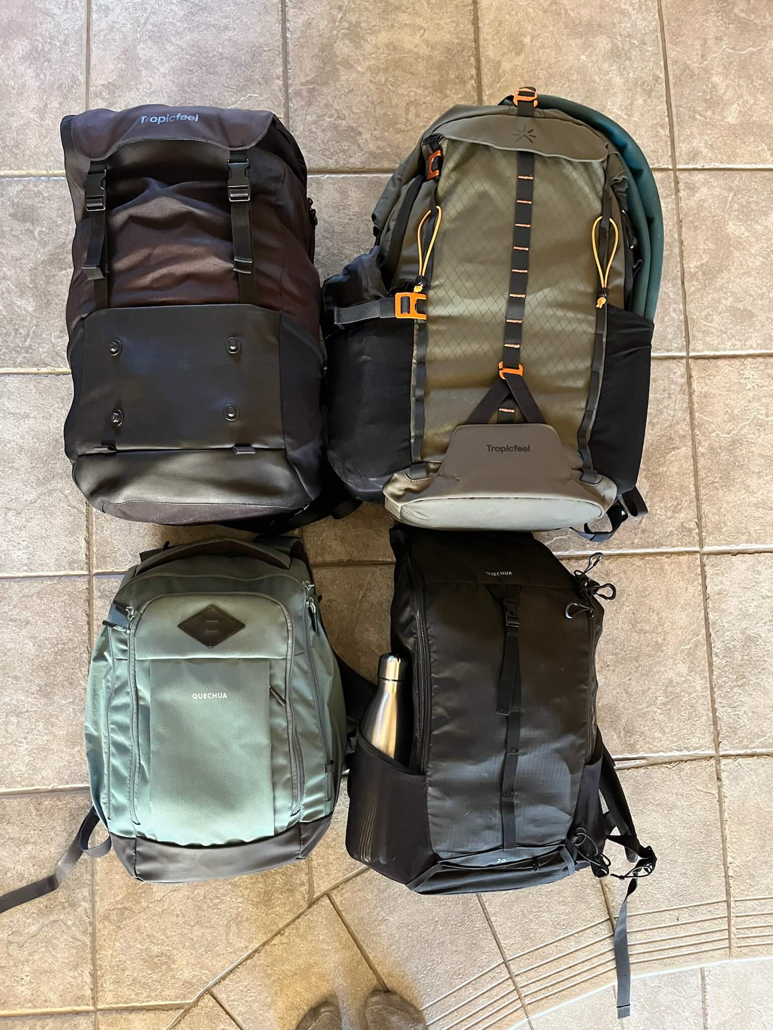 utazás workaway-jel és önkénteskedés, hátizsákok