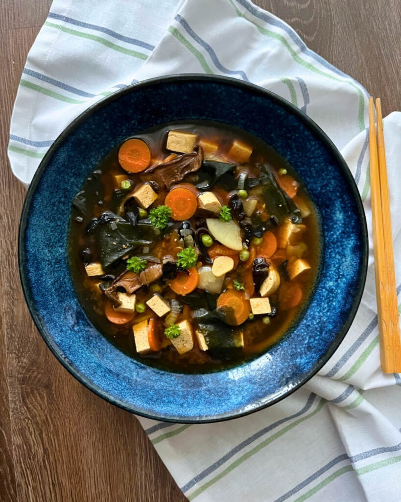 teljes értékű növényi recept - vegán miso leves