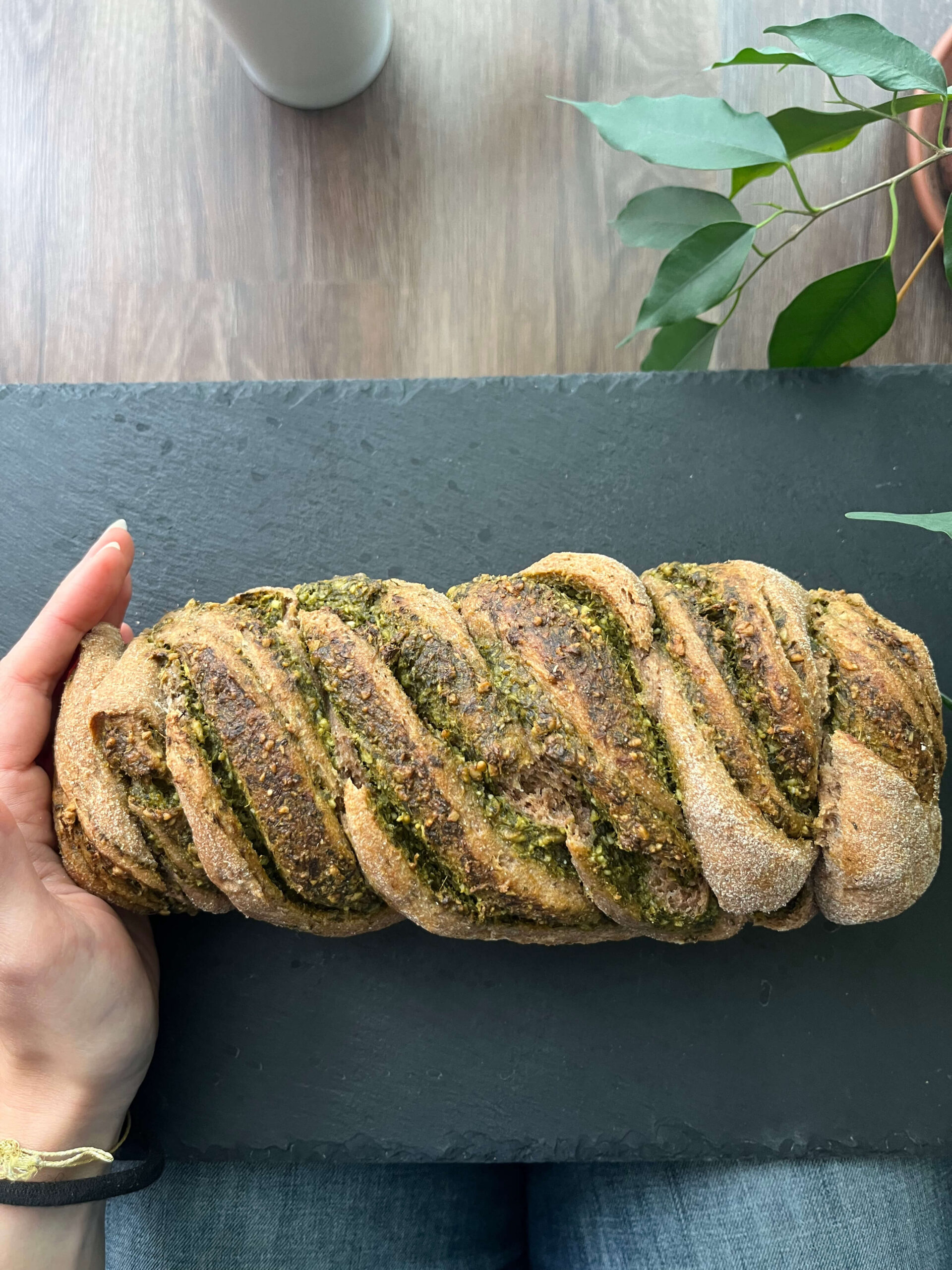 Medvehagymás kovászos babka