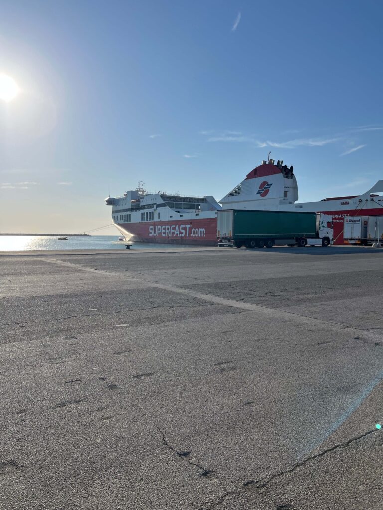 utazás és önkénteskedés