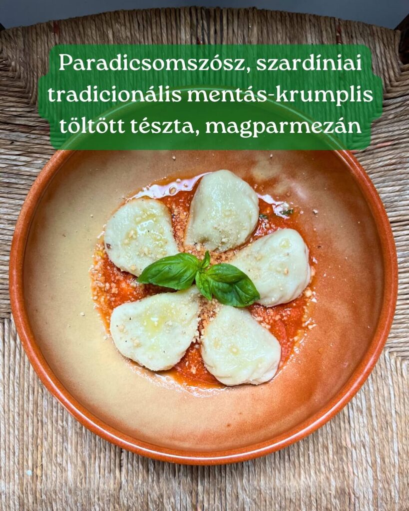 ételek Szardínián - szardíniai tradicionális mentrás-krumplis töltött tészta