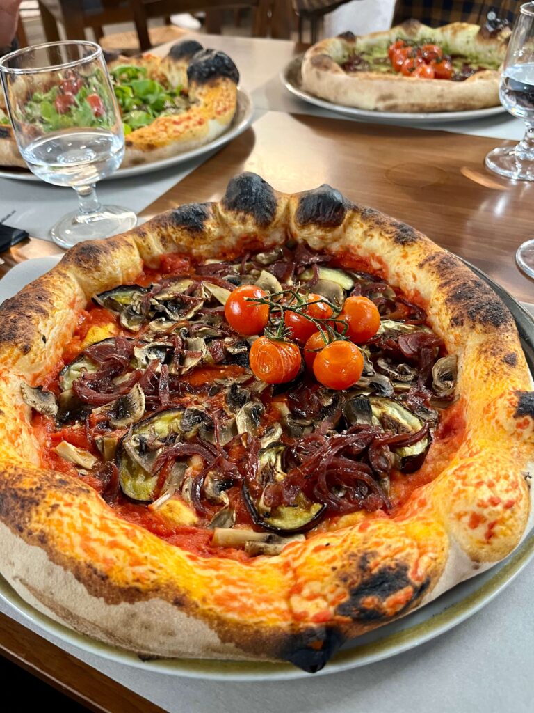helyi pizza Szardínián