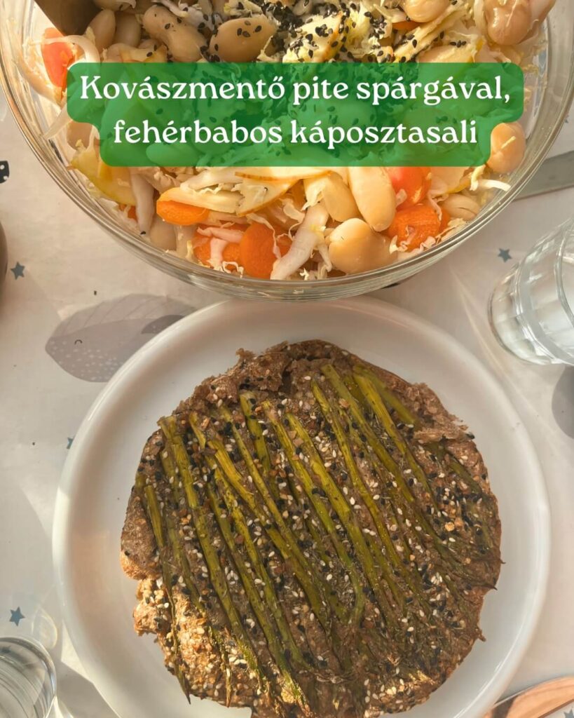 Ételek Dániában - Kovaszmento-pite-spargaval-feherbabos-kaposztasali