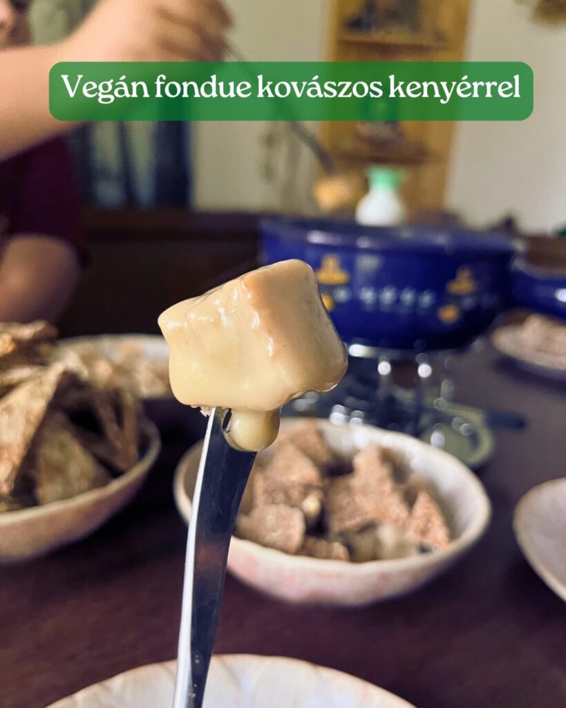 Vegán fondue kovászos kenyérrel