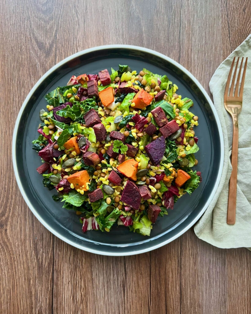 Sült zöldséges lencsesaláta bulgurral