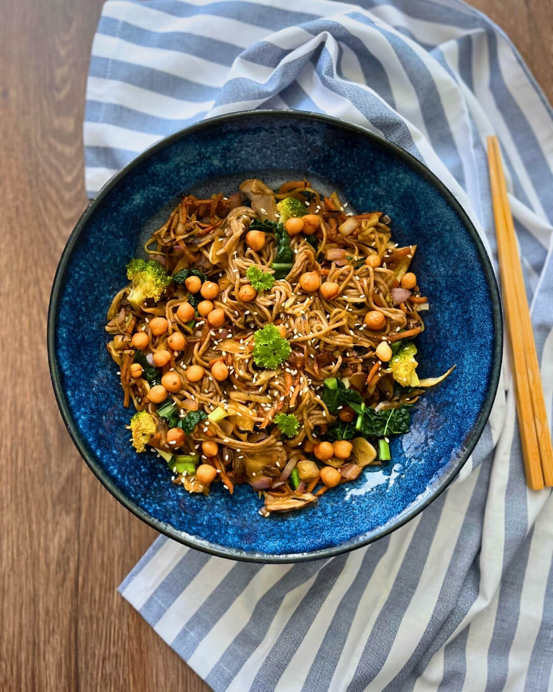 ázsiai pirított tészta - 7 napos vegán menüterv